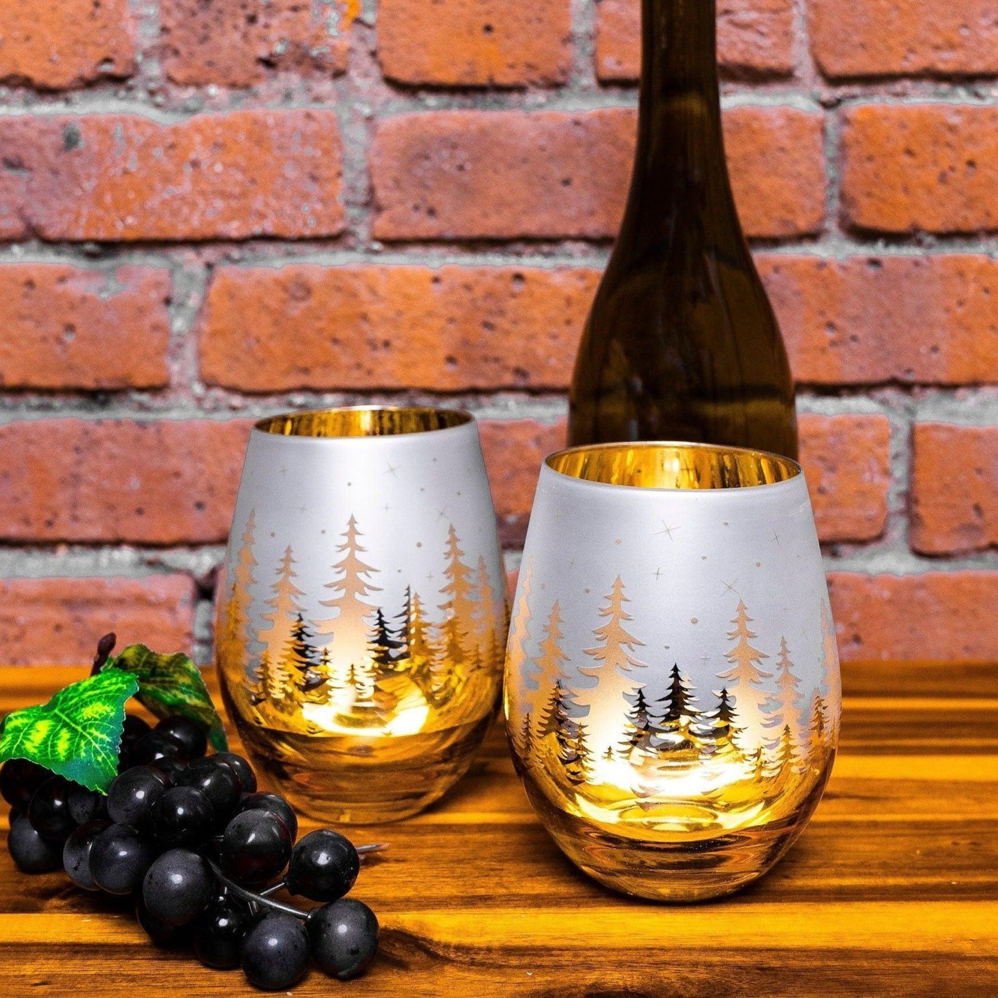 stemless christmas wine glasses, christmas wine glasses hand painted, painted christmas wine glasses, christmas stemless wine glass,